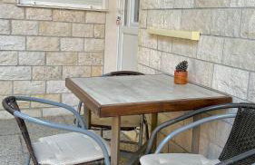 Omis apartment - near beach and town center, ground floor with small garden - Foto 49