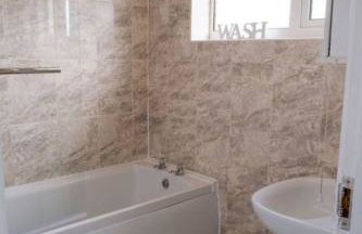 Spacious Cosy 3-Bedroom Home - Photo 15