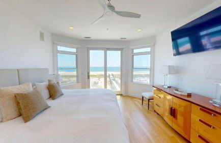 Spectacular 8 Bedroom Oceanfront Hamptons Beach House, Your Castle By The Sea ! - Foto 69