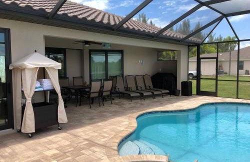 Luxury Waterfront Home With Heated Pool & Hot Tub - Foto 32