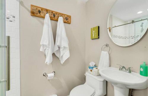 The Village Inn by Dakota Gal Digs - Foto 36