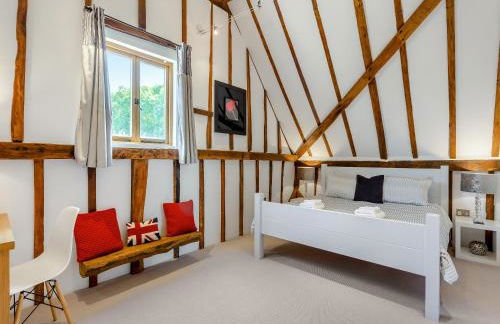 Liston Hall Barn - Photo 16