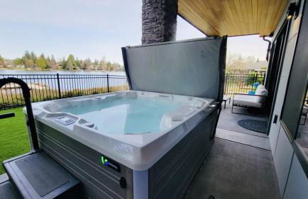 4BR 4BA Modern Lakefront Lodge - Foto 16