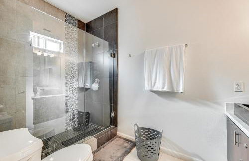 Covered Patio and Grill Colorful McAllen Home - Foto 18