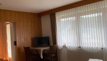 Ruhige 4 Zimmer EG-Wohnung Z1 - Foto 2