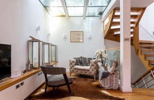 Classy 5BR Roof Terraced Fully AC Kensington House - Foto 9