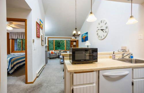 Cedar Haven Unit 202 by Simple Life Rentals - Photo 20