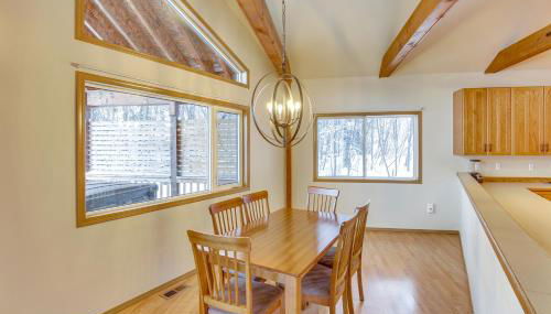 Wasilla Spruce Moose Cabin Lakefront and Hot Tub! - Foto 4