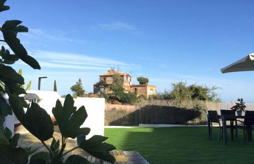 La Torrecica, con carácter andaluz y magníficas vistas al mar y Sierra Nevada - Photo 25