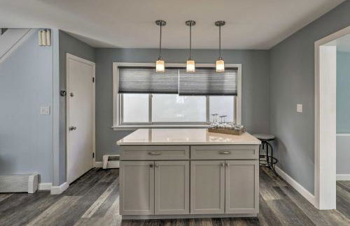 Pet-Friendly Revere Getaway, Steps from the T! - Foto 11