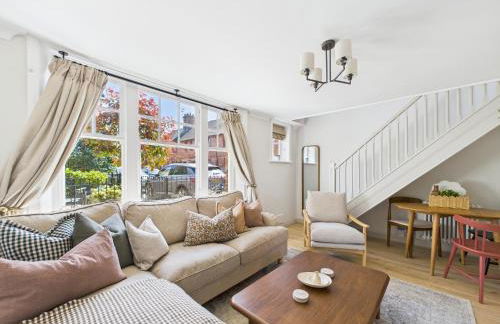 Cosy Chester Cottage - Quaint Stay Sleeps 2-5 - Photo 1