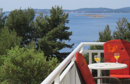 Beachfront Apartments Vala with a swimming pool - Photo 12