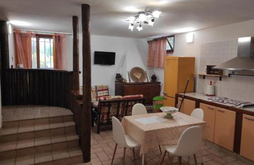 Rustico con Camino, Vista Unica e free parking - Foto 10