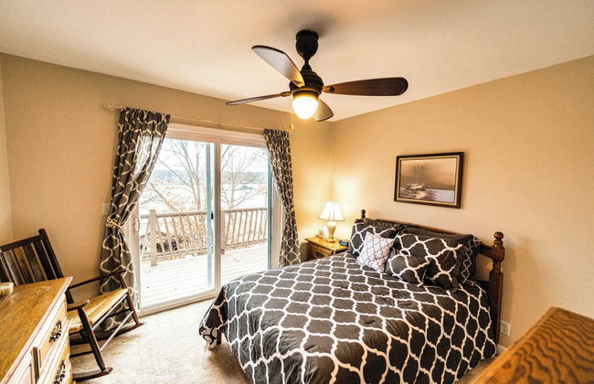 Osage Beach Getaway Lake Views Pet Friendly! - Photo 8