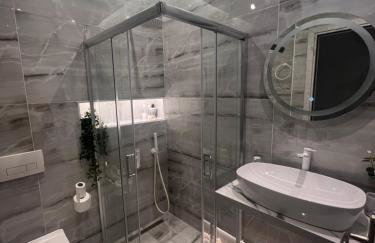 Luxury Black and White Interior Apartments & Rooftop Terrace - Foto 21