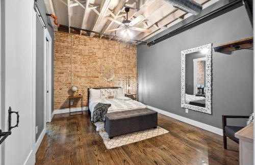 Downtown Urban Loft above Restaurants - Foto 3