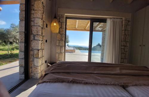 Elaiopetra Kefalonia - Stonehouse Hideaway with pool - Modern Luxury with Serene Sea and Mountain Views - Foto 33