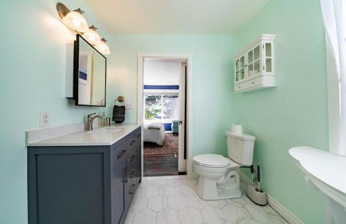 Orca Haven - 2BR with Scenic Views in Richmond Beach - Foto 22