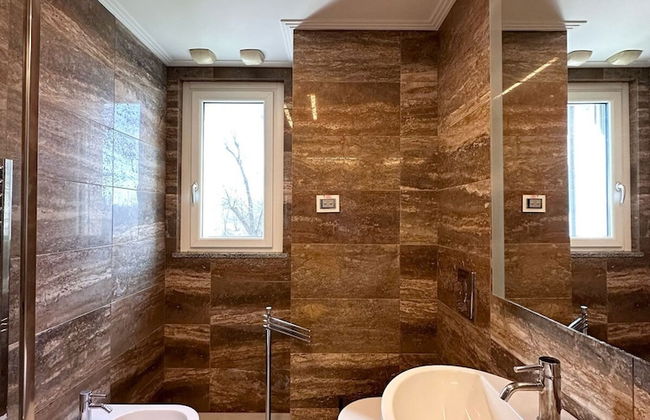 Bilocale Moderno e Confortevole con Terrazzo - Foto 5