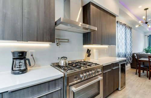 Luxury Modern 4 bedroom 3 Bath Home With Rooftop Deck #3 - Foto 40