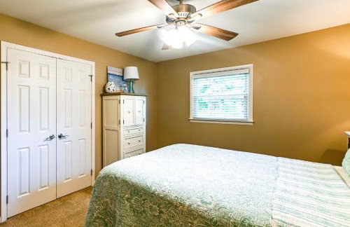 Spacious Kentucky Lake Escape with Dock and Views - Foto 23