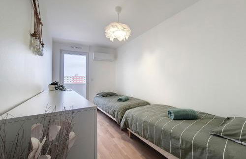 SAGLIO - Neuf - SPA - Parking - Tram - Proche Centre - Tout confort - Foto 6