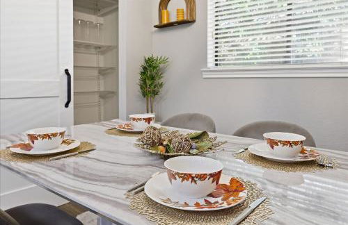 3-BD 2-BA Frisco Getaway - Backyard Patio BBQ - Foto 17