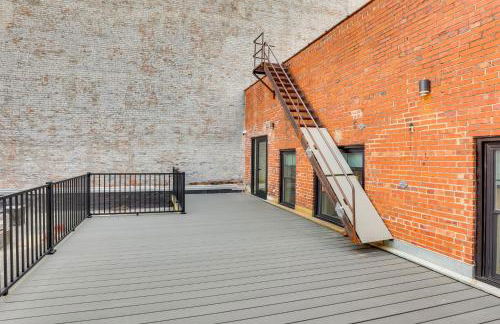 Downtown Omaha Getaway with Deck and Gas Grill! - Foto 24