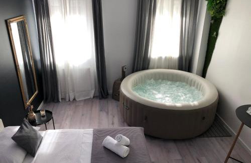 Apartment Zagreb Jacuzzi - Photo 1
