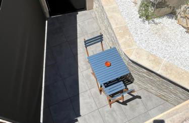 Suite en dépendance avec terrasse et entrée privée Marseille - Photo 8