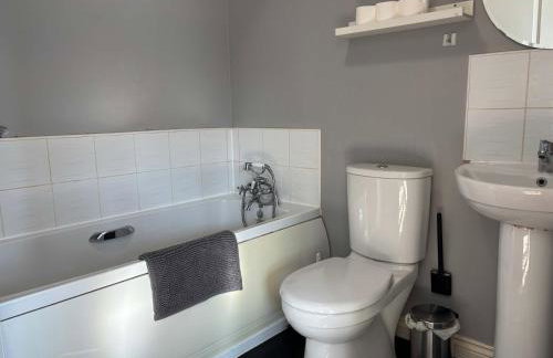 WS10 Contractor House 3 Bed 3 Bath with Parking - Foto 17