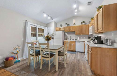 Peaceful Pearl Retreat- 5 Minutes to Downtown, 10 Minutes to Beach - Foto 4