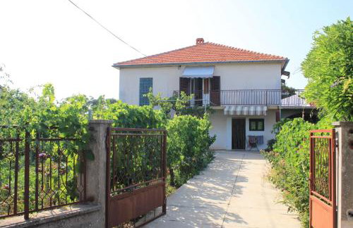 Apartments by the sea Ugljan - 8264 - Foto 2