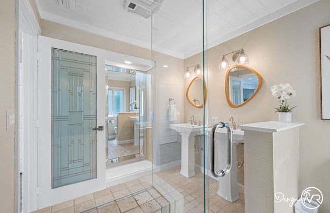 Chic 8BR with Heated Pool & Waterview - Photo 27