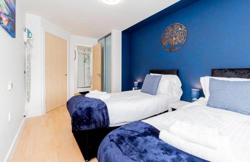 Contractors 4 Beds 2 BathroomsTown Centre Parking - Foto 6