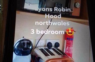 Deluxe 3 bedroom Lyons Robin hood oaklands with free wifi free sky - Photo 4