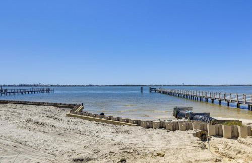 Beach, Pier Access! Pet-Friendly Crystal Coast Gem - Foto 2
