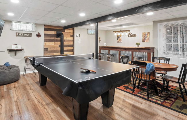 Ridge Retreat by Avantstay Game Room, Covered Porch, & Fire Pit! - Photo 17