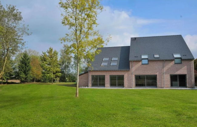 Holiday Home in Somme-leuze With Pool & Sauna - Foto 21