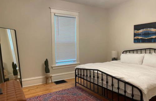 Trendy and Stylish 3BR Uptown Duplex - Foto 11