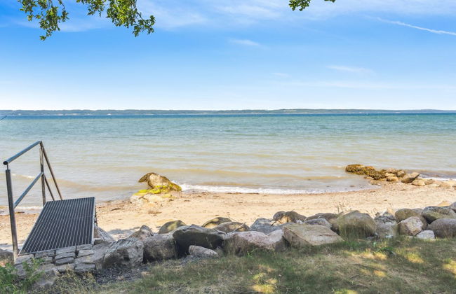 "Kennet" - 30m from the sea - Photo 5