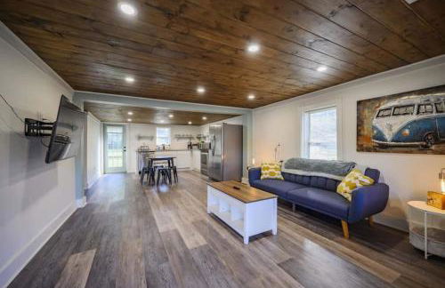 3 Bed 2 Bath Renovated Home Near The Lake - Foto 2