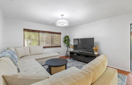 Relaxing Coastal Comfort - Heated Pool - Photo 22