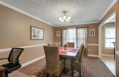 Atlanta Retreat with 2-Car Garage, Fenced Yard home - Foto 11