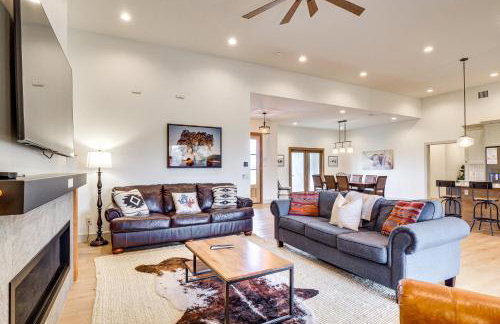 Large Group Getaway in Georgetown with Private Pool! - Foto 1