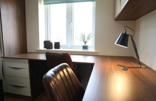 Spacious home with office and double driveway & FREE Wifi By ULTIMATE HOMES AWAY - Foto 18