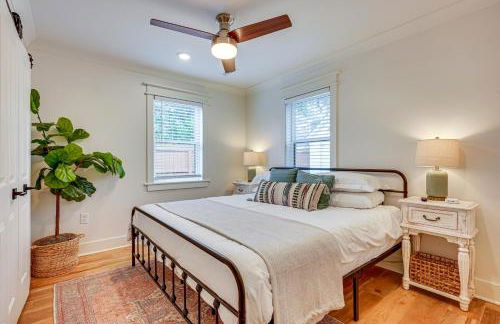 Dtwn Retreat with Game Room! Walk to Hampton Park - Foto 10