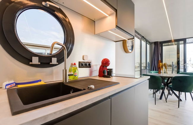 Beautiful Houseboat in Marina of Volendam - Foto 13