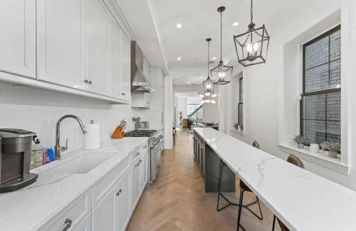 Stately DC Rowhome Spacious 7BR & 4BA #DCottage - Foto 18