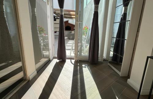 Luxury apartment Martinis with pool - Photo 25